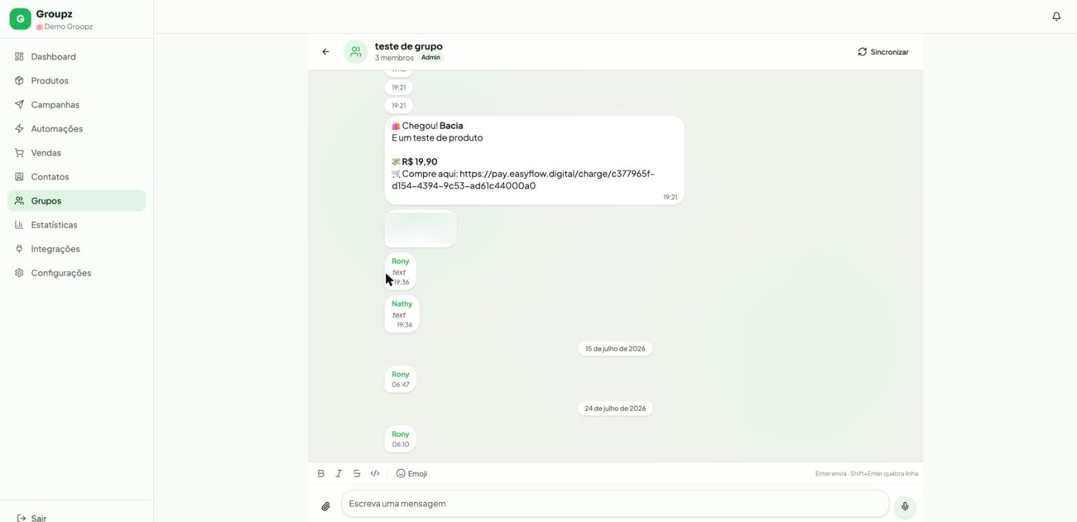 Tela de chat do grupo no Groupz mostrando mensagens de campanha e mensagens de participantes, com campo para escrever mensagem, negrito, itálico e emoji